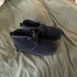 Mini ugg boots with laces